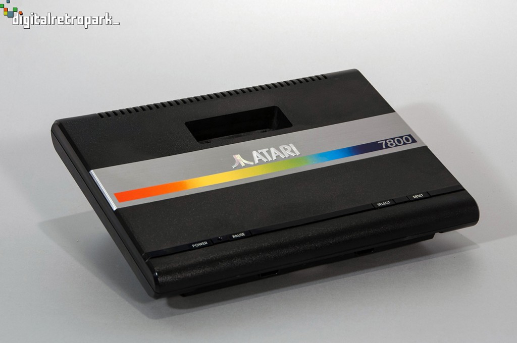 1984 ATARI 7800_low